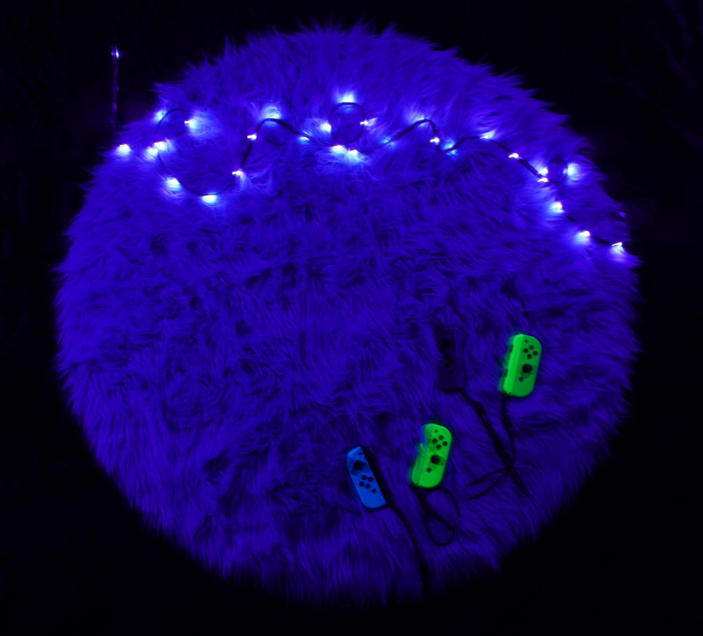 Round Black light Area rugs